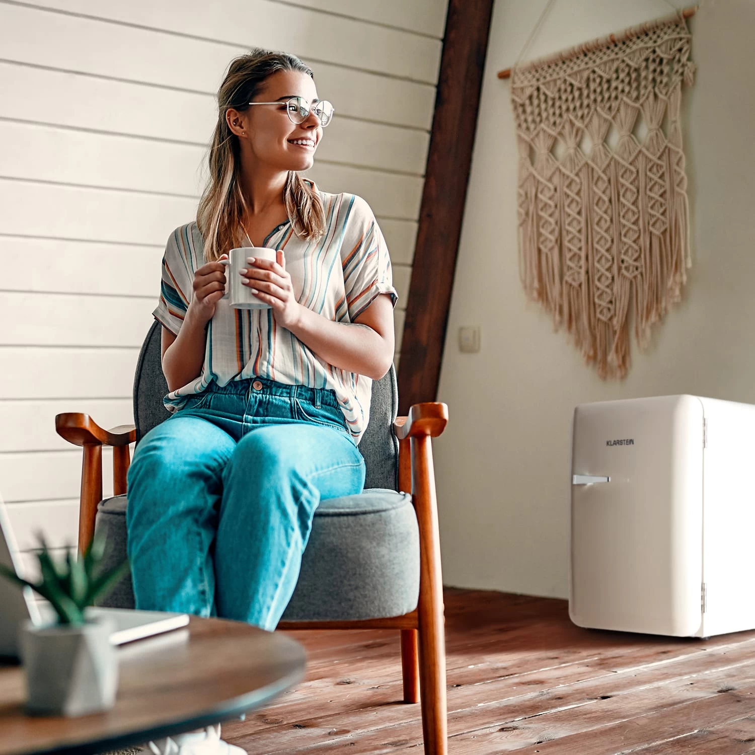 Audrey Retro-Kühlschrank 70 Liter 3 Regale 2 Türfächer Innenbeleuchtung 4 Audrey Retro-Kühlschrank 70 Liter 3 Regale 2 Türfächer Innenbeleuchtung – Bild 2